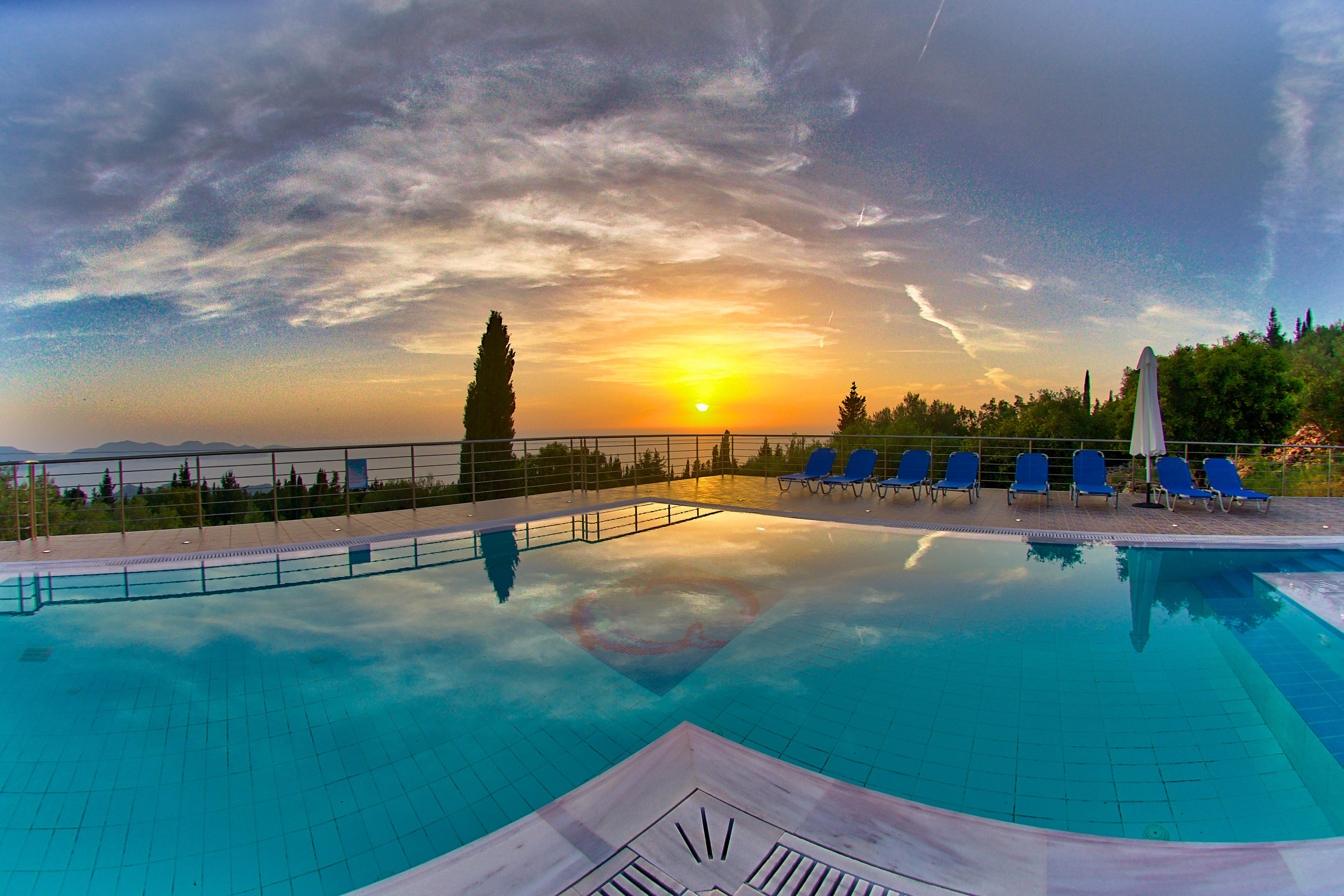 Studios Vrionis Panoramic Sunset Mesovounia  Buitenkant foto