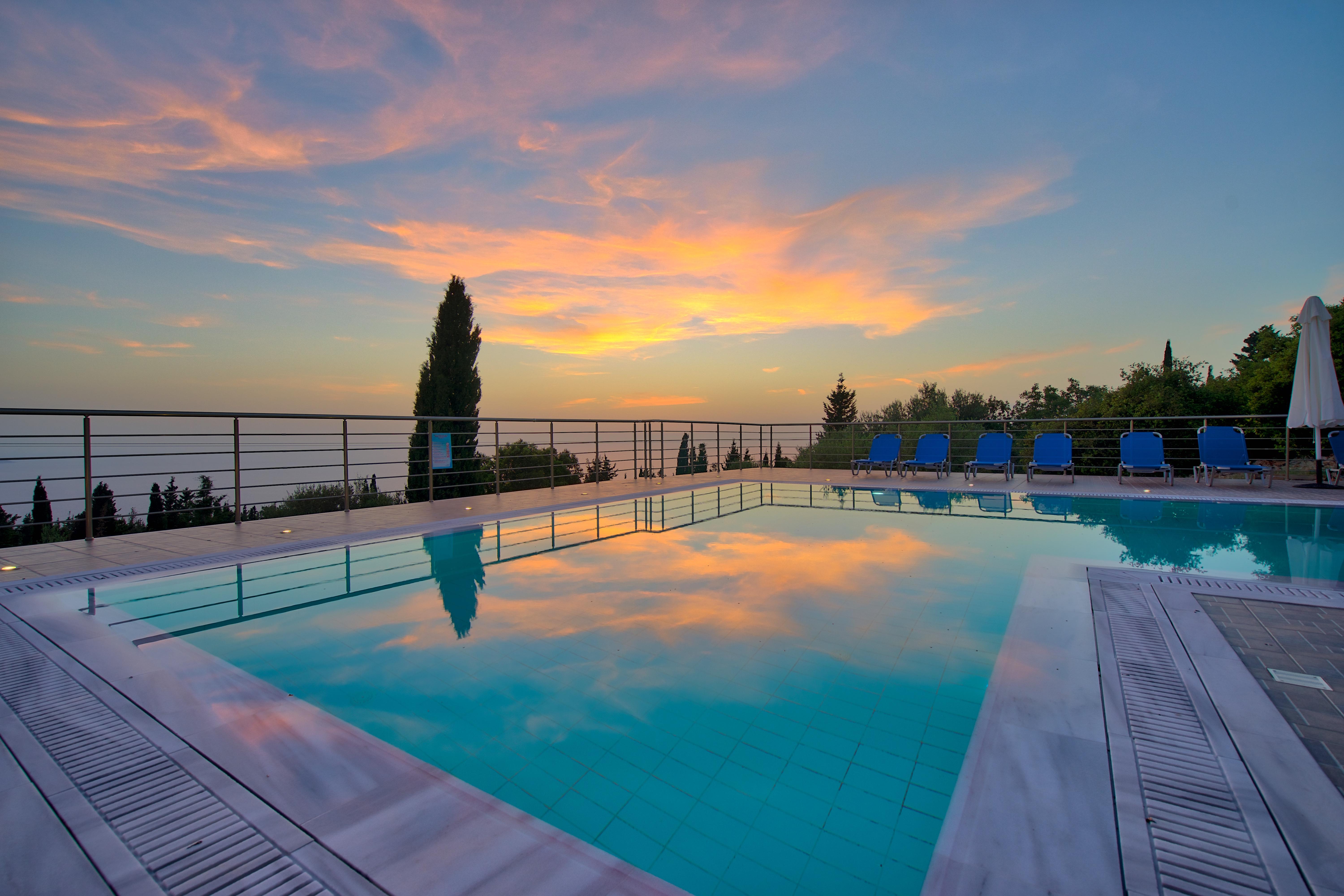 Studios Vrionis Panoramic Sunset Mesovounia  Buitenkant foto