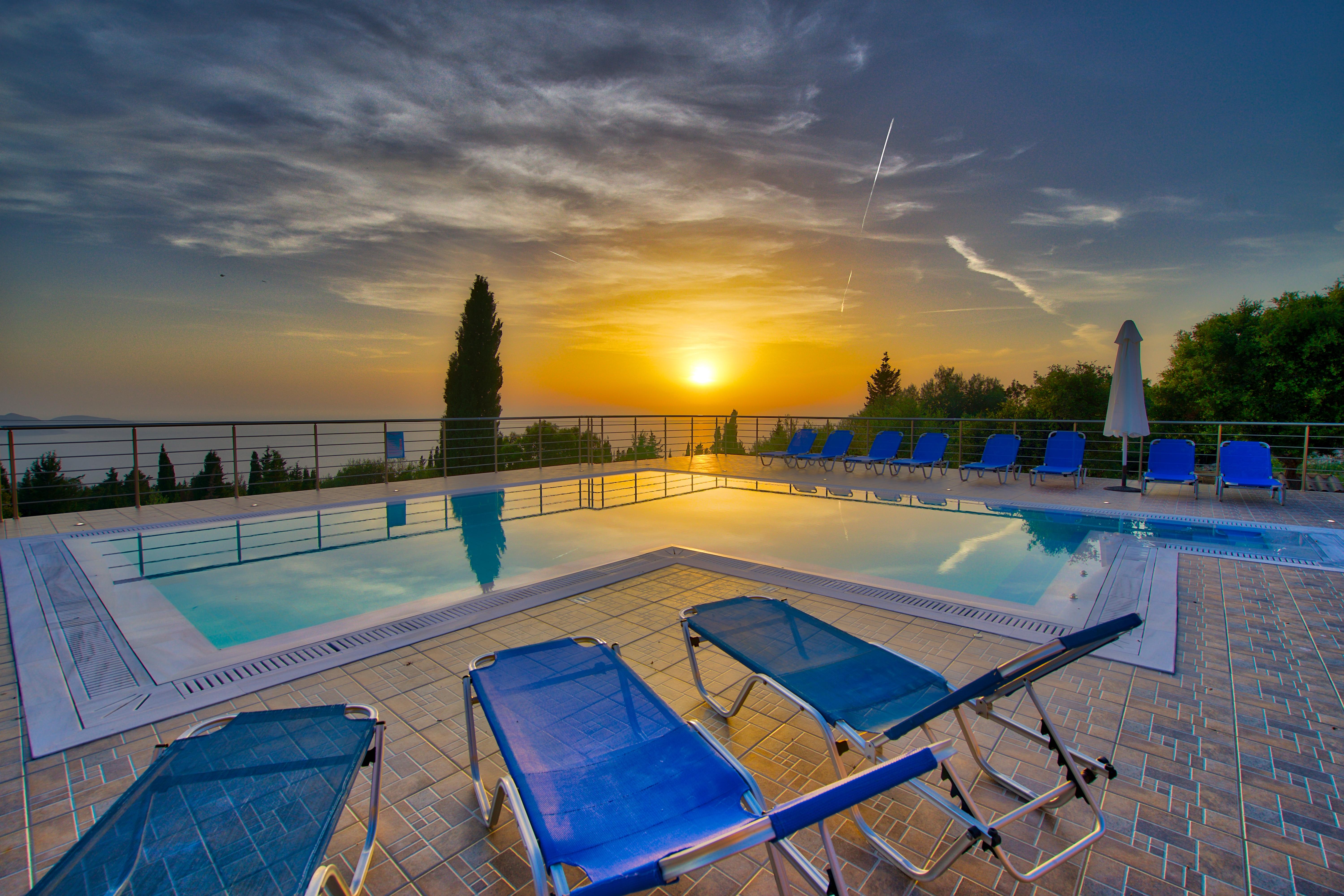 Studios Vrionis Panoramic Sunset Mesovounia  Buitenkant foto